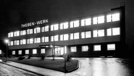 Historie 1961 Theben plant natt 1